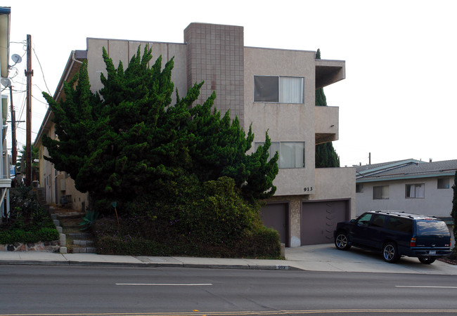 913 E Grand Ave in El Segundo, CA - Foto de edificio - Building Photo