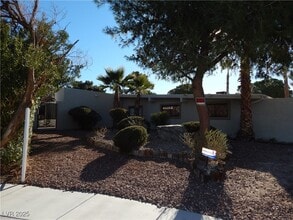 3338 Zuni Cir in Las Vegas, NV - Building Photo - Building Photo