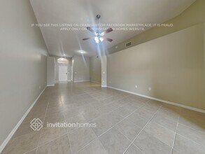 11815 Easthampton Dr in Tampa, FL - Foto de edificio - Building Photo