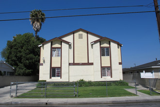 21809 Verne Ave in Hawaiian Gardens, CA - Building Photo - Building Photo