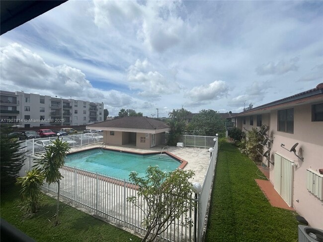 5851 W 20th Ave in Hialeah, FL - Building Photo - Building Photo