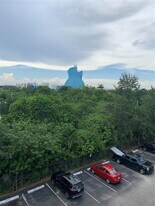 4121 Stirling Rd, Unit 401 in Davie, FL - Building Photo