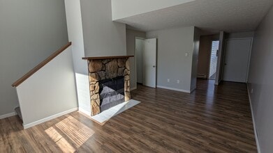 857 Kerns Dr NE in Bolivar, OH - Building Photo - Building Photo