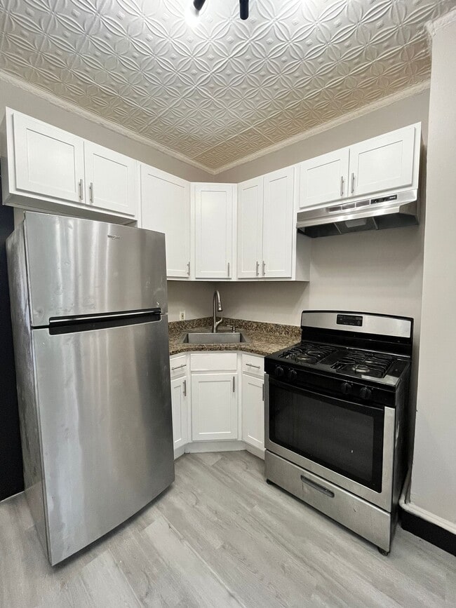 9 Sheffield St, Unit 2L