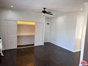 738 S New Hampshire Ave in Los Angeles, CA - Foto de edificio - Building Photo