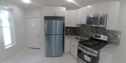 1327 N Wanamaker St in Philadelphia, PA - Building Photo - Building Photo