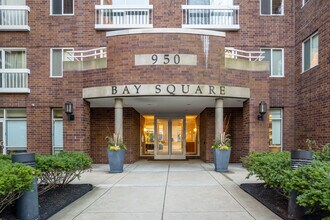 Bay Square in Cambridge, MA - Foto de edificio - Building Photo