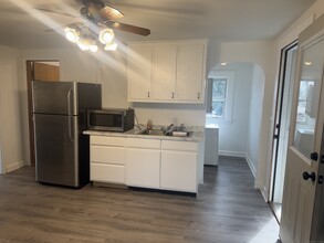 69 Smith St in New Britain, CT - Building Photo - Building Photo