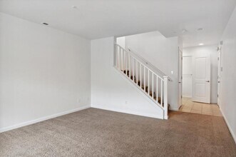 4021 S 212th Ct in Seatac, WA - Building Photo - Building Photo