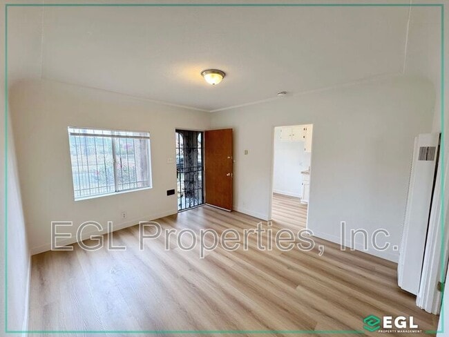 656 W 91st St in Los Angeles, CA - Building Photo - Building Photo