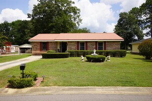505 Westchester Dr in Bessemer, AL - Building Photo