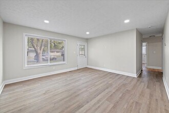 8203 Penway St in Indianapolis, IN - Building Photo - Building Photo