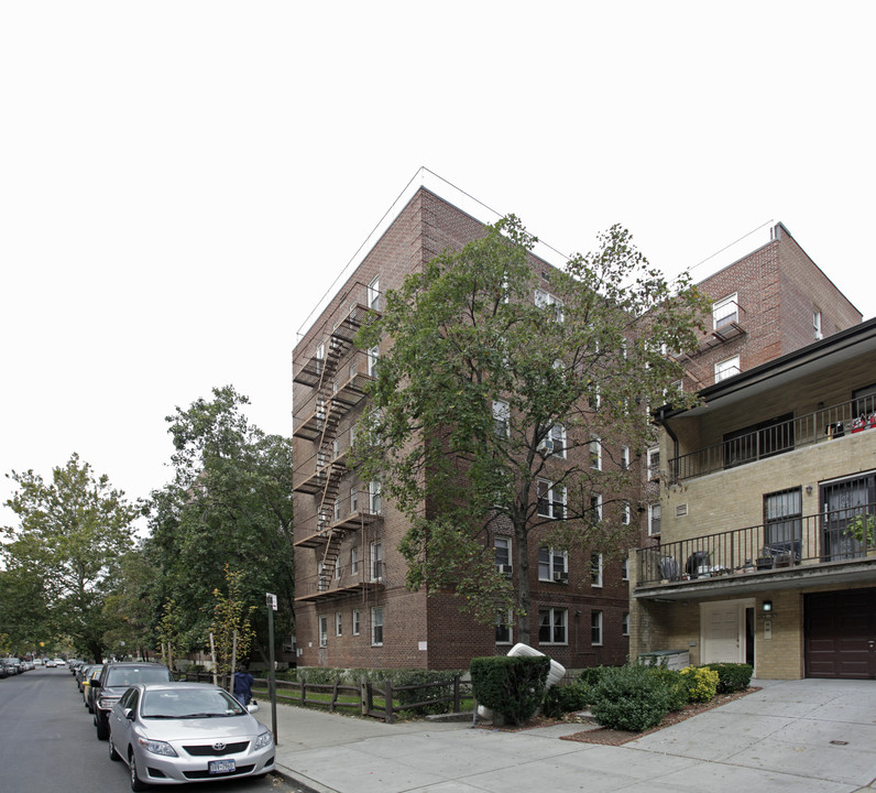 Green Park Essex in Flushing, NY - Foto de edificio