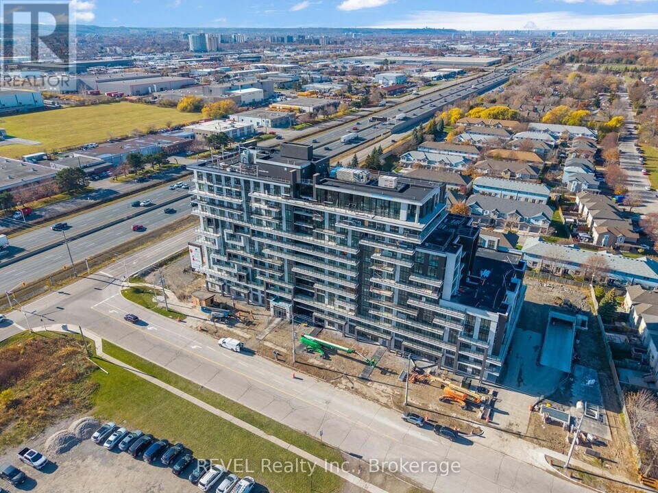 461 Green Rd in Hamilton, ON - Building Photo