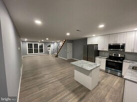 10924 Modena Pl in Philadelphia, PA - Building Photo