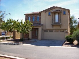3124 S Lois Ln in Gilbert, AZ - Building Photo