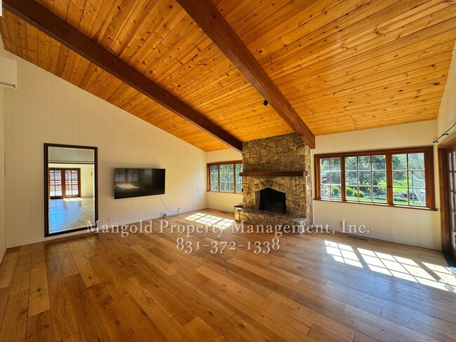 914 1/2 W Carmel Valley Rd in Carmel Valley, CA - Building Photo - Building Photo