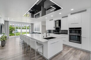 100 Biltmore Pl in Panama City Beach, FL - Building Photo