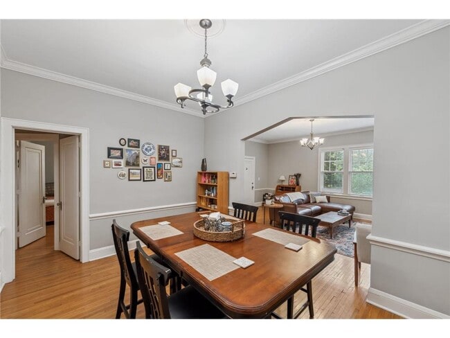 property at 813 Kenwood Pkwy