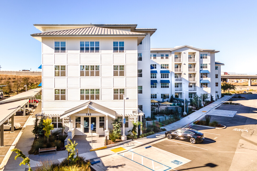 Marina Crossing Apartments in Petaluma, CA - Building Photo