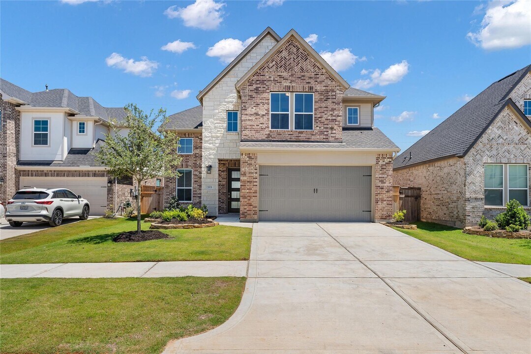 28938 Hauter Wy in Fulshear, TX - Building Photo