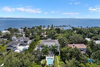 26 Tahiti Beach Island Rd in Coral Gables, FL - Building Photo - Building Photo
