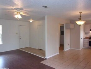 1722 W 44th St, Unit B in North Little Rock, AR - Building Photo - Building Photo