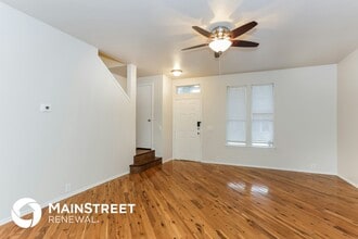 10620 Astor Dr in Fort Worth, TX - Foto de edificio - Building Photo