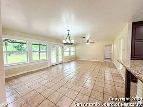 113 Lake Forrest Dr in Seguin, TX - Building Photo - Building Photo