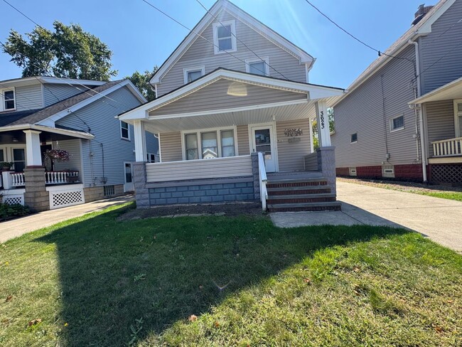 property at 3623 Behrwald Ave