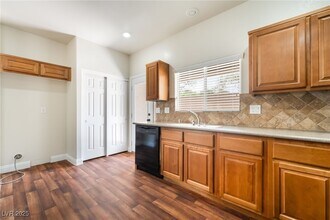 9175 Sunken Meadow Ave in Las Vegas, NV - Building Photo - Building Photo