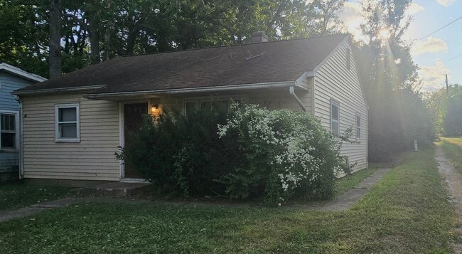 1023 S Silas St in Decatur, IL - Building Photo - Building Photo