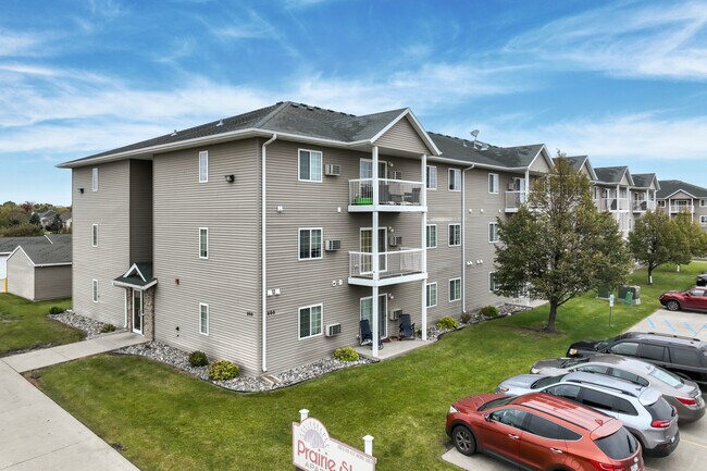 Prairie Sky Apartments in Moorhead, MN - Foto de edificio - Building Photo
