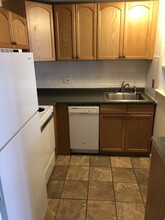 223 Central St, Unit 7 in Stoneham, MA - Foto de edificio - Building Photo