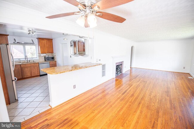 520 S Carlin Springs Rd in Arlington, VA - Building Photo - Building Photo