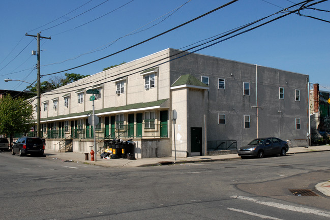 The Willows at Cobbs Creek in Philadelphia, PA - Building Photo - Building Photo