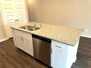 21723 Springhill Grv Ln in Waller, TX - Foto de edificio - Building Photo