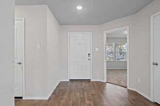 628 Mayfield Dr in Cleburne, TX - Building Photo - Building Photo