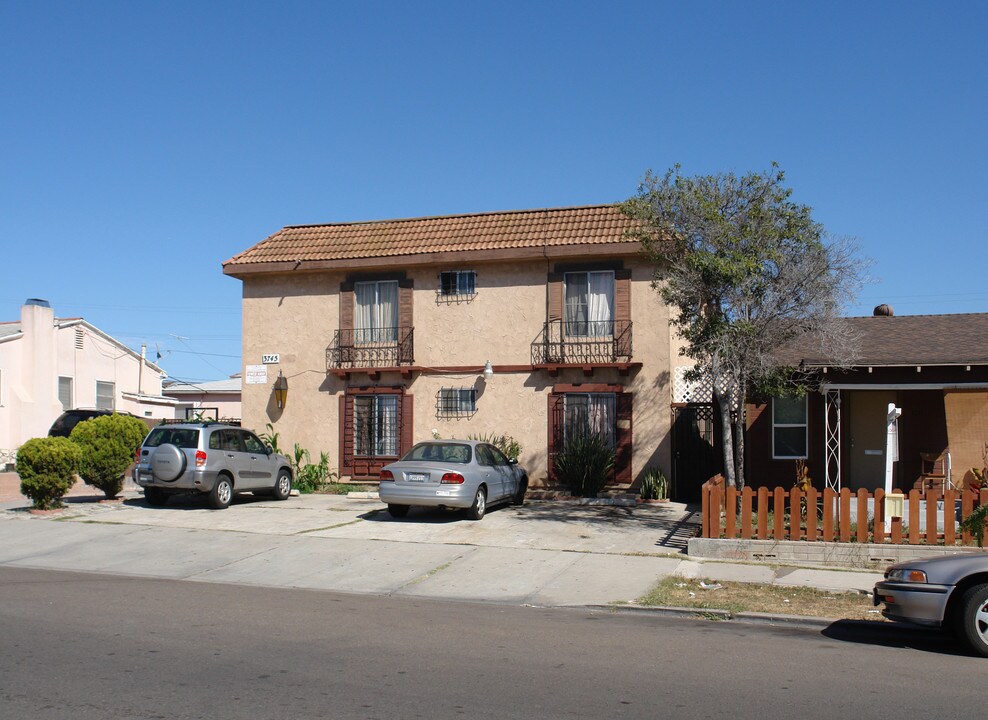 3745 Van Dyke Ave in San Diego, CA - Building Photo