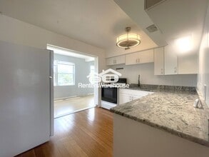 2433 Brazilia Dr, Unit Apt 49 in Clearwater, FL - Foto de edificio - Building Photo