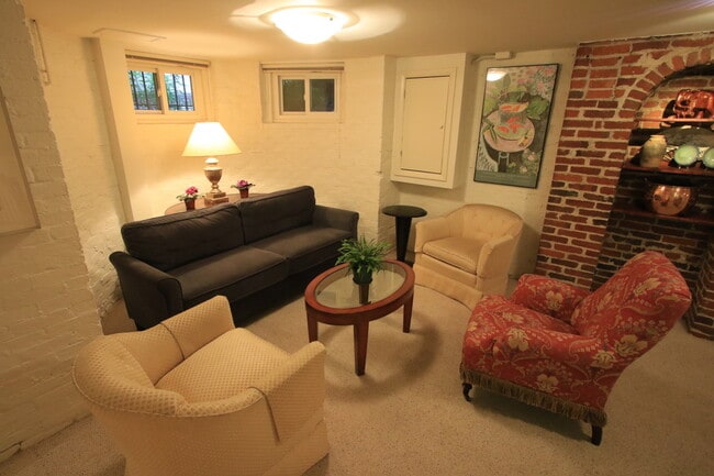 1713 Riggs Pl NW in Washington, DC - Building Photo - Building Photo