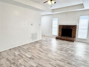4621 Sausalito Dr in Arlington, TX - Foto de edificio - Building Photo
