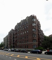 4700 Broadway in New York, NY - Building Photo