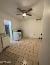 160 Arnold Pl in El Paso, TX - Building Photo - Building Photo