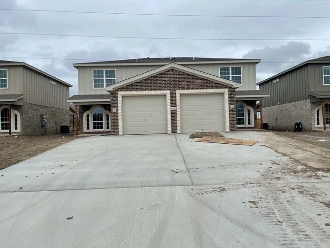 property at 1322 Calle de Bronce