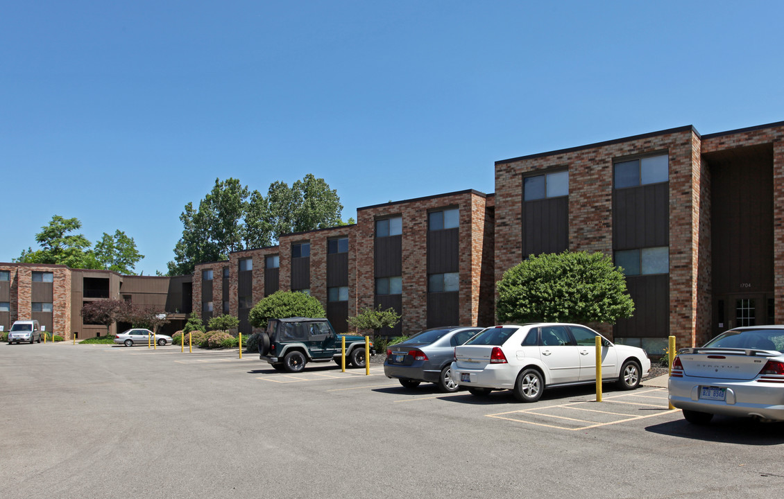 Campus View Apartments in Toledo, OH - Building Photo