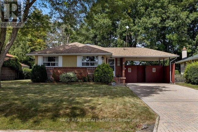 property at 80 Ravenscrest Dr