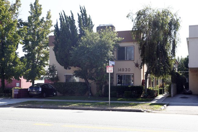 14930 Magnolia Blvd in Sherman Oaks, CA - Building Photo - Primary Photo