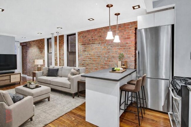115 Mulberry St, Unit 4F in New York, NY - Building Photo - Building Photo