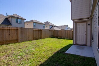 23722 Buttress Root Dr in Spring, TX - Foto de edificio - Building Photo